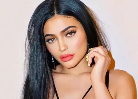 Primele imagini cu Kylie Jenner însărcinată a doua oară. Și-a arătat burtica de gravidă