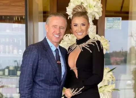 Divorțează sau nu Anamaria Prodan și Laurențiu Reghecampf? Mesajul transmis de impresară: "Tu ești..."