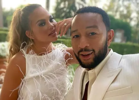 Chrissy Teigen, de nerecunoscut după o intervenție estetică! Cum arată acum soția lui John Legend