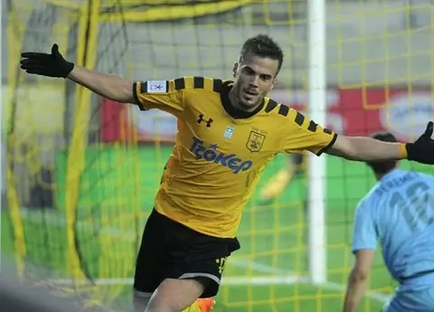 Fotbalistul grec Nikos Tsoumanis, găsit mort în propria mașină. Ar fi fost asasinat