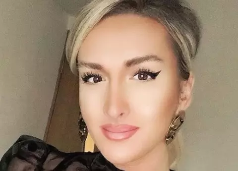 Cine este Andreea, prima asistentă TV transgender din România. Are o relație de 8 ani