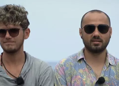 De ce s-a îmbrăcat Emi în rochie, la Asia Express: „Lorelei mi-a dat-o pentru...”