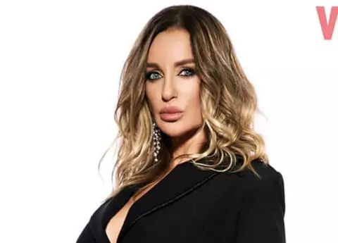 Cum arată mama Taniei Budi. Vedeta îi moștenește frumusețea