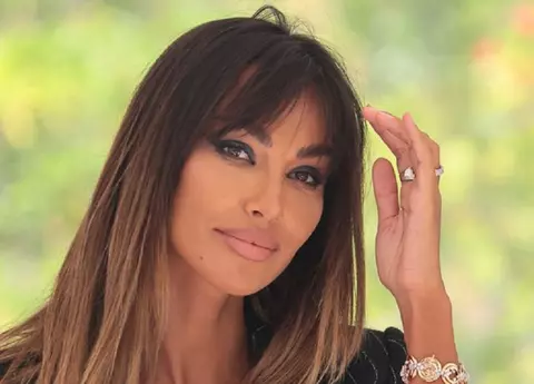 Mădălina Ghenea, într-o rochie transparentă la premiera filmului House of Gucci, de la Milano. A făcut furori pe covorul roșu