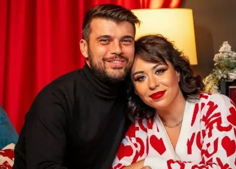 Oana Roman, jignită în mediul online pentru că își lasă soțul să gătească: „Nu înțeleg de ce există așa ceva”
