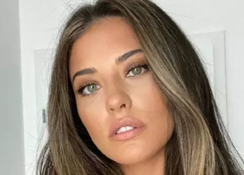 Cum și-a câștigat Antonia primii bani și la ce vârstă: „Când eram mică, mama m-a dus la o...”