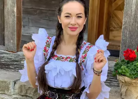 Vlăduța Lupău a ajuns de urgență la spital, pe perfuzii. Și-a anulat toate concertele