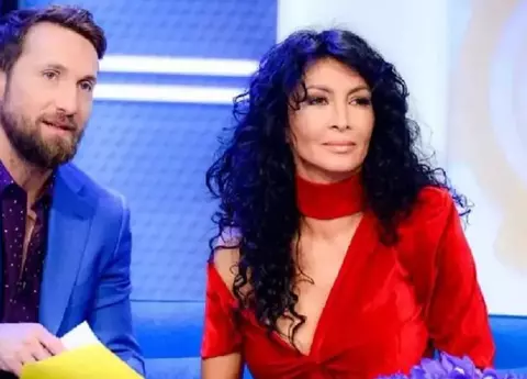Cum arată și cu cât vinde Dani Oțil garsoniera în care a stat cu Mihaela Rădulescu: „În patul ăla am...”