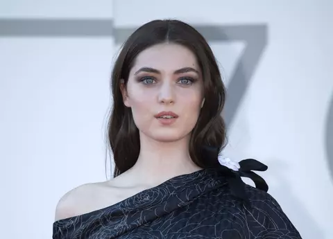 Cine e Anamaria Vartolomei, românca desemnată cea mai bună actriță din Franța. E din județul Bacău