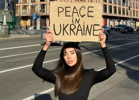Ce mesaj a transmis Hanna Nepliakh, Miss Ucraina 2021, după ce Rusia a invadat țara: „Ucrainenii nu vor război!”