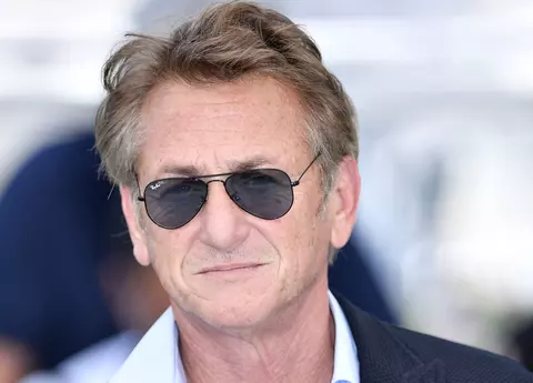 Sean Penn se află în Kiev. Actorul documentează războiul din Ucraina