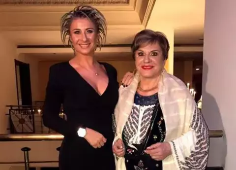 Cum arată mormântul Ionelei Prodan, la aproape 4 ani de la moartea ei. Anamaria Prodan l-a transformat într-un sanctuar