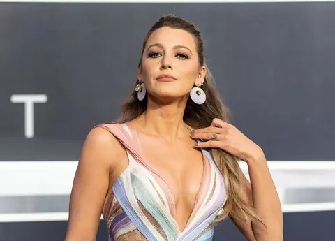 Blake Lively a fost fotografiata cu lenjeria la vedere, pe covorul roșu. Imaginile au devenit virale