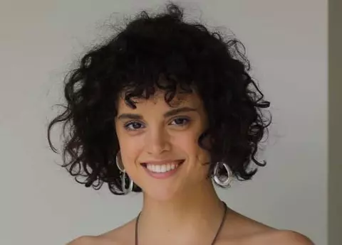 Diana Sar recunoaște că ar putea fi atrasă de o persoană de același sex: „Dacă aş întâlni femeia cu care să am o relaţie, nu m-ar interesa ce zice lumea”