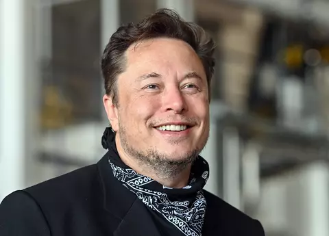 Elon Musk a cumpărat Twitter cu 44 de miliarde de dolari. Ce schimbări vrea să facă șeful Tesla
