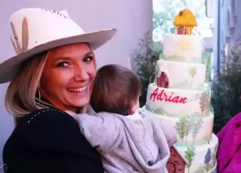 Adela Popescu, primele declarații despre botezul fiului cel mic: „Nu m-am sinchisit să-i muțumesc pe alții”