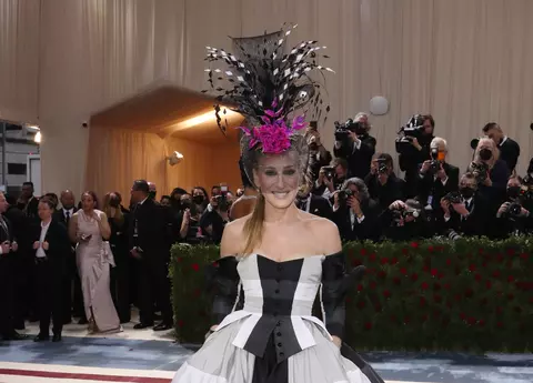 Met Gala 2022. Vedetele s-au întrecut în ținute spectaculoase