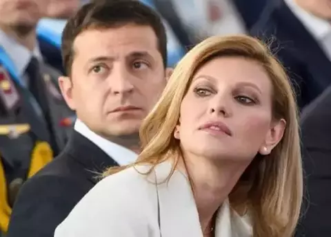 Volodimir Zelenski și soția lui, Olena, prima apariție publică de la începutul războiului. Cum s-au afișat la funeraliile fostului preşedinte al Ucrainei