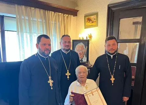 Alexandru Arșinel, decorat cu Ordinul "Crucea Bucovinei". Actorul și-a primit distincția așezat în scaun cu rotile