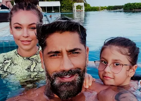 Connect-R și Misha, vacanță exotică în Maldive, alături de Maya. Cum își răsfață artistul fosta soție și fiica