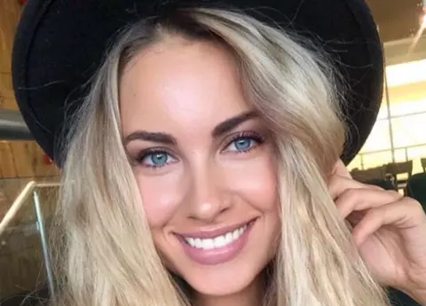 Cine este Otniela Sandu. I se spune "Shakira de România" și joacă în serialul Las Fierbinți