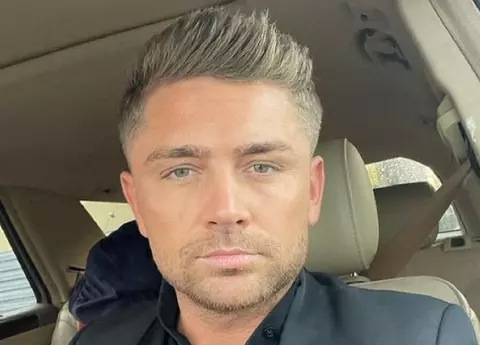 Cine este Costin Gheorghe. Este divorțat și are o fiică