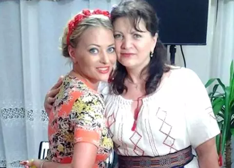 Delia a plecat de acasă la 18 ani. Ce s-a întâmplat atunci între artistă și mama ei: "Mi-am făcut bagajele de faţă cu ea şi am ieşit pe uşă"