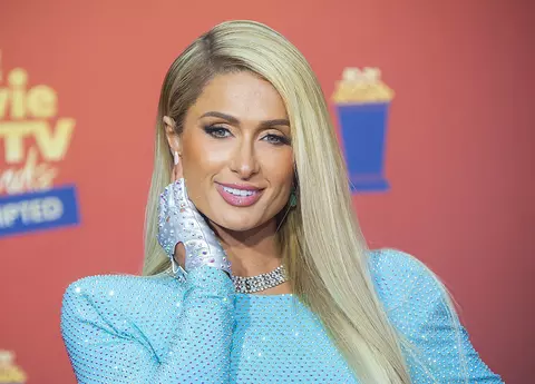 Paris Hilton vine să pună muzică la Craiova, la Festivalul IntenCity. Vedeta se întoarce în România după 4 ani