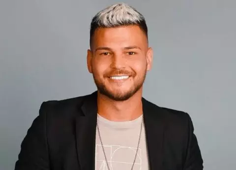 Cine este Răzvan Botezatu. A recunoscut că este gay