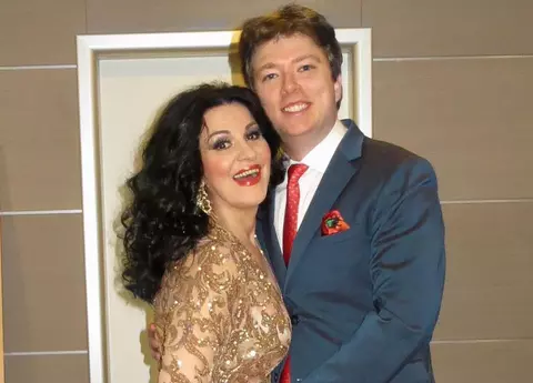 Angela Gheorghiu și iubitul mai tânăr cu 22 de ani au sărbătorit 9 ani de relație. Mesajul sopranei: "Mi-ai arătat ce înseamnă dragostea adevărată"