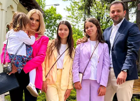 Ce probleme au gemenele lui Mihai Morar, înainte de Evaluarea Națională: "Cu școala e groasă rău de tot"