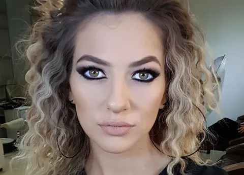 Lidia Buble a fost implicată într-un accident auto, în București. Concurenta și-a lovit mașina de 45.000 de euro