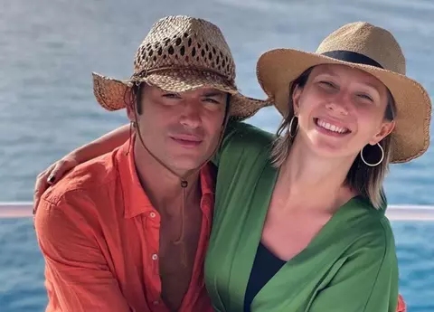 Adela Popescu a rămas singură la filmările pentru Sunt celebru, scoate-mă de aici! Cum s-a pozat Radu Vâlcan în aeroport