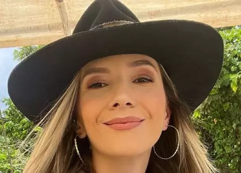 24 de întrebări cu Adela Popescu. Cel mai mare regret și cea mai mare dorință: „Visul meu este ca să ne mutăm în..” / EXCLUSIV