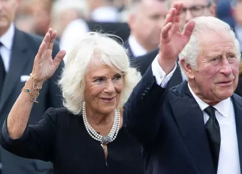 Cum a început povestea de iubire dintre Regele Charles și soția lui. Imagini rare cu Camilla Parker, din tinerețe