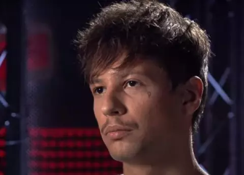 Cine este Teodor Debu de la Vocea României. A fost dependent de droguri și alcool, în liceu: „Am trecut printr-un iad”