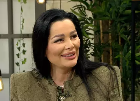 Brigitte Pastramă și mama ei, fotografie de colecție împreună: "Ce mamă frumoasă și distinsă ai". Asemănarea e izbitoare