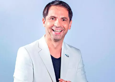 Dan Negru îi trimitea scrisori de Crăciun Moșului, în copilărie: ”Așteptam cadouri sofisticate și daruri multe”. Ce îi cere acum / EXCLUSIV