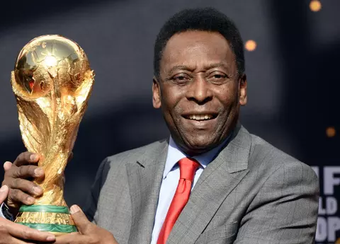 Pele a murit. Legendarul fotbalist s-a stins din viață la 82 de ani