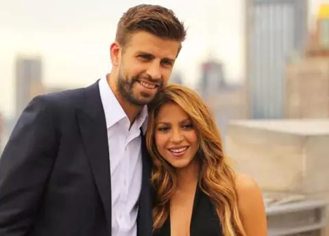 Pique, filmat alături de noua iubită, înainte să se despartă oficial de Shakira. Imaginile care l-au dat de gol
