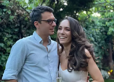 Alexandru Ion s-a logodit! Cine este tânăra pe care a cunoscut-o pe o aplicație de dating: "Nu are legătură cu lumea artistică"