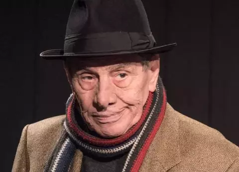 Priveghiul lui Mitică Popescu. Imagini dureroase de la Teatrul Mic, acolo unde cei care l-au iubit pot veni să-și ia adio