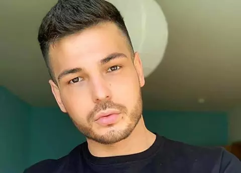 „El m-a îmbrâncit și aia a fost. Este și foarte gelos”. Răzvan Botezatu susține că a fost agresat de fostul iubit, atunci când s-au despărțit