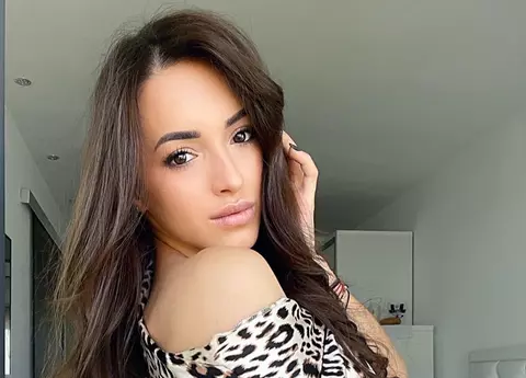 Cum a reușit Larisa Iordache să treacă peste despărțirea de iubit: "Pentru a mă reface după ultima relație... încerc să-mi găsesc un echilibru" / EXCLUSIV