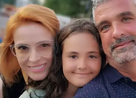Cine este Monica Davidescu. Soția lui Aurelian Temișan a pierdut o sarcină și a rămas fără mamă la doar 3 ani