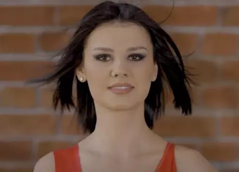 Cine este Constanția de la Bravo, ai stil!, sezonul 8. E studentă la Facultatatea de Arte Plastice