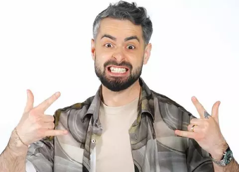 Cine este Radu Bucălae de la Power Couple. Comediantul are 35 de ani, e însurat și este finul lui Cătălin Bordea