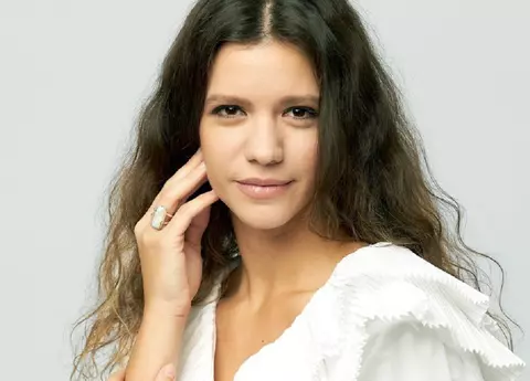 Ada Condeescu a fost hărțuită de femeile din industria artistică: „Natura feminină mi se pare mult mai periculoasă. Eram mult mai naivă acum 13 ani, când…” / EXCLUSIV
