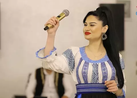 Alina Popa, supranumită "privighetoarea Gorjului", a murit la 23 de ani: "De acolo a pornit boala asta necruțătoare". Omagiu emoționant înainte de a fi înmormântată