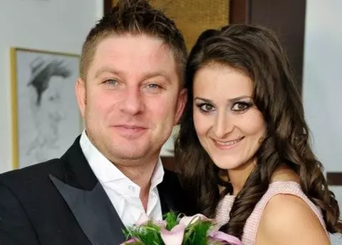 Ce s-a întâmplat la nunta lui Pavel Bartoș cu soția sa, Anca, în urmă cu 20 de ani: "Am întârziat la biserică, o nebunie mare"